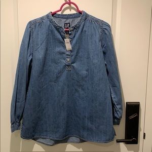 NWT Gap Chambray Shirt
